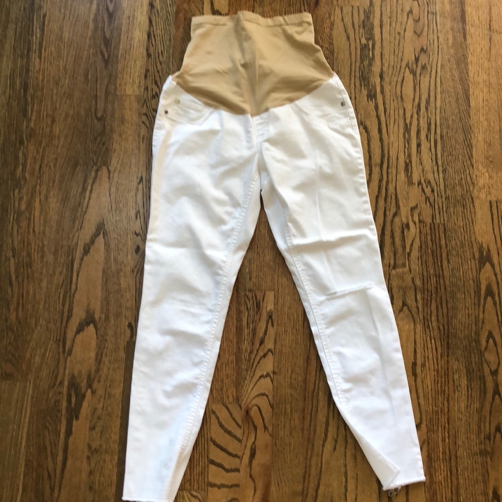 Distressed maternity jeans